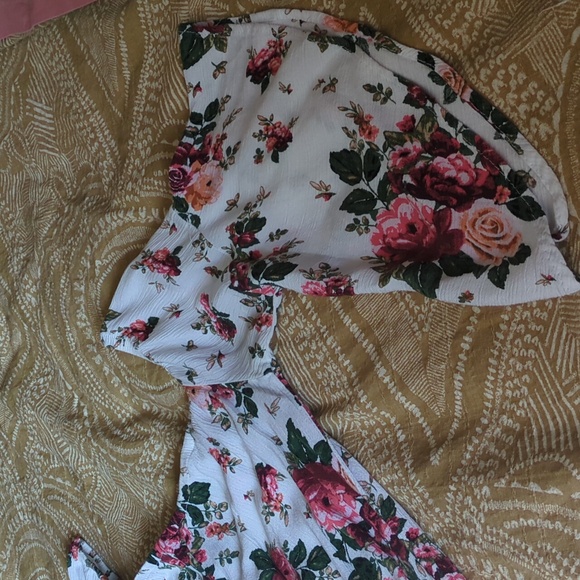 Floral Off-Shoulder Romper - Picture 2 of 4